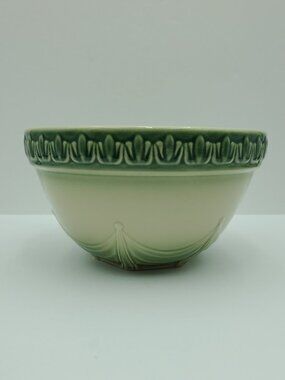 Longaberger American Craft Ivy Mixing Bowl 8" Embossed Green Rim Serving Bowl